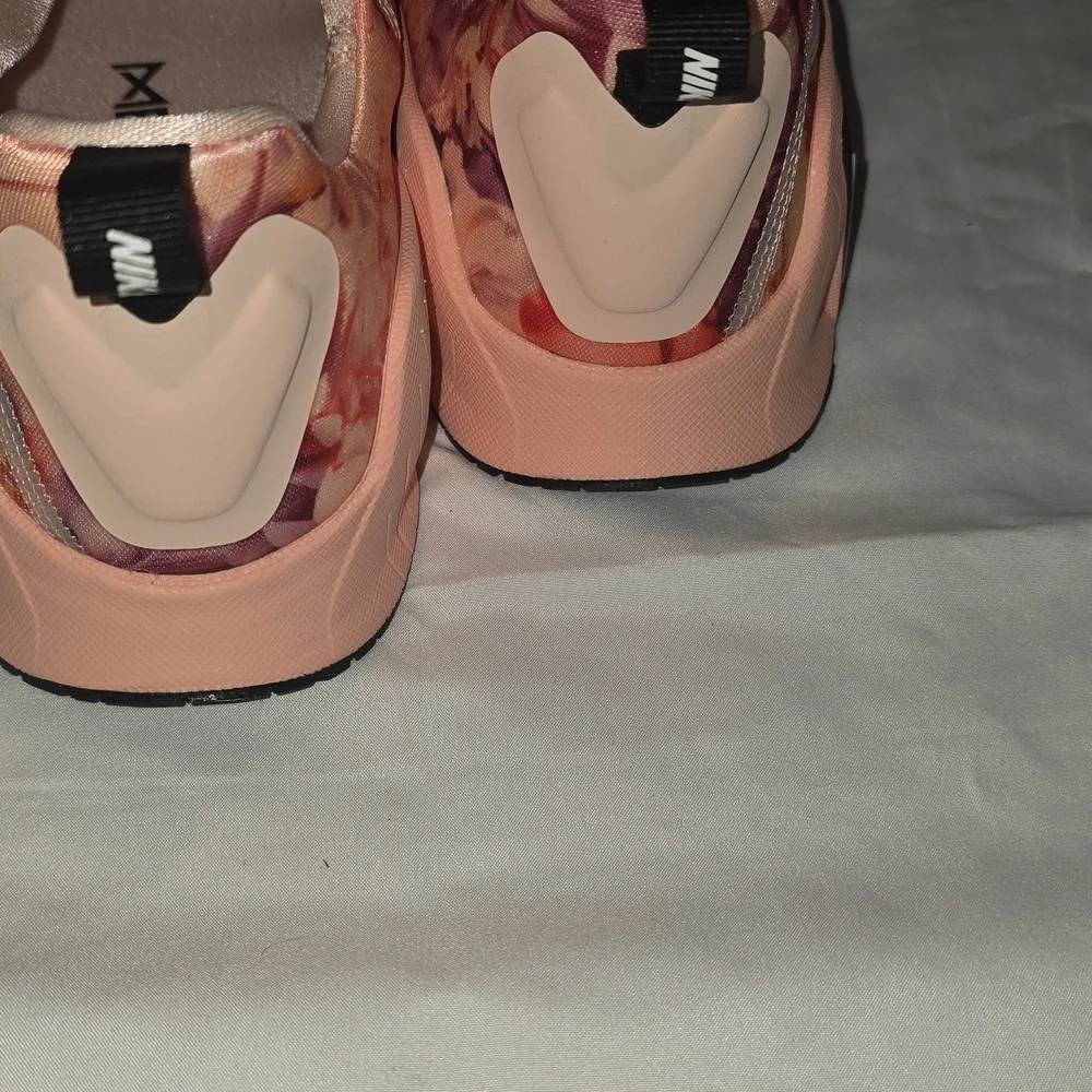Nike Women's Floral Sneakers Metcon 6 AMP Womens 8.5 - Picture 6 of 12